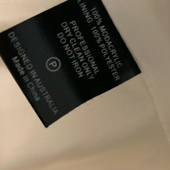 Unreal Fur play vest cream ivory vegan Medium - Picture 11 of 14